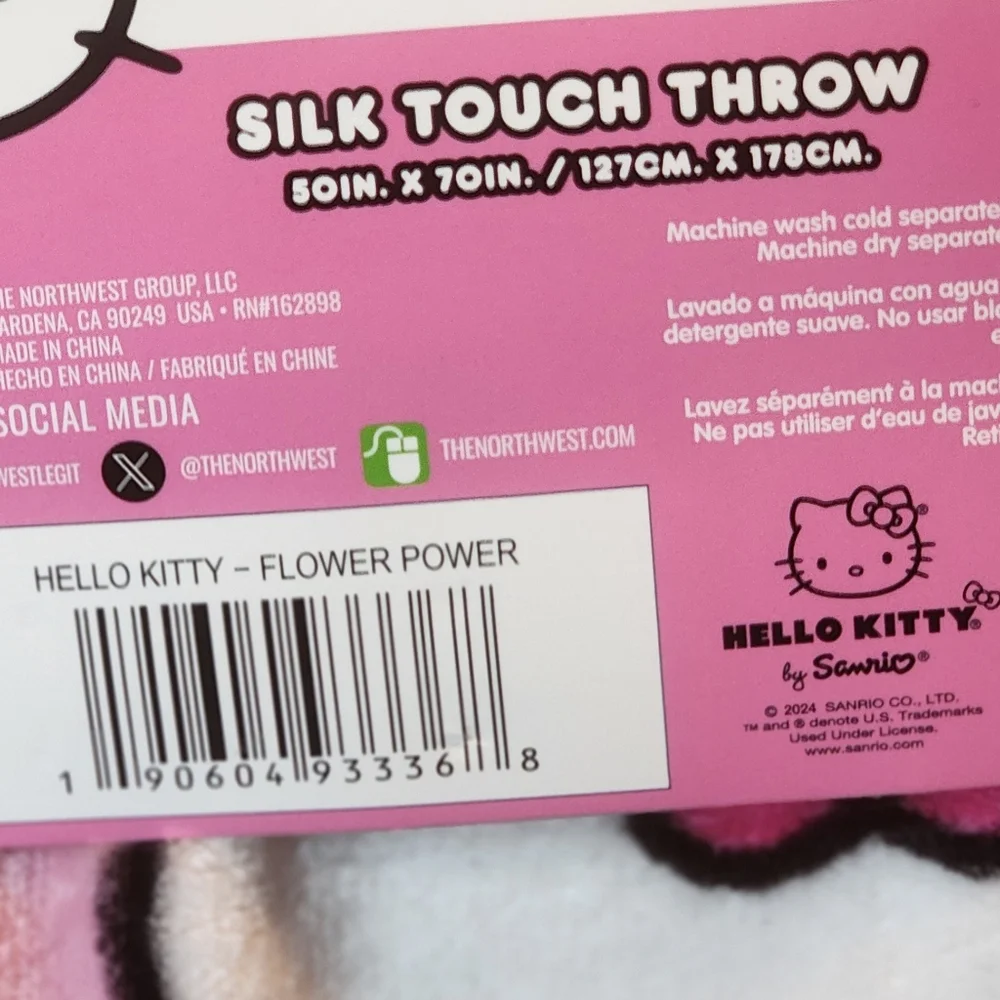 Hello Kitty Flower Power Blanket